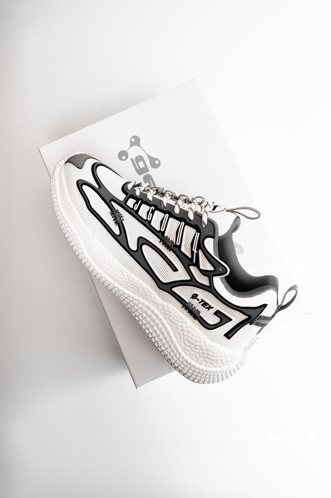 "Layered" Grey/White 004