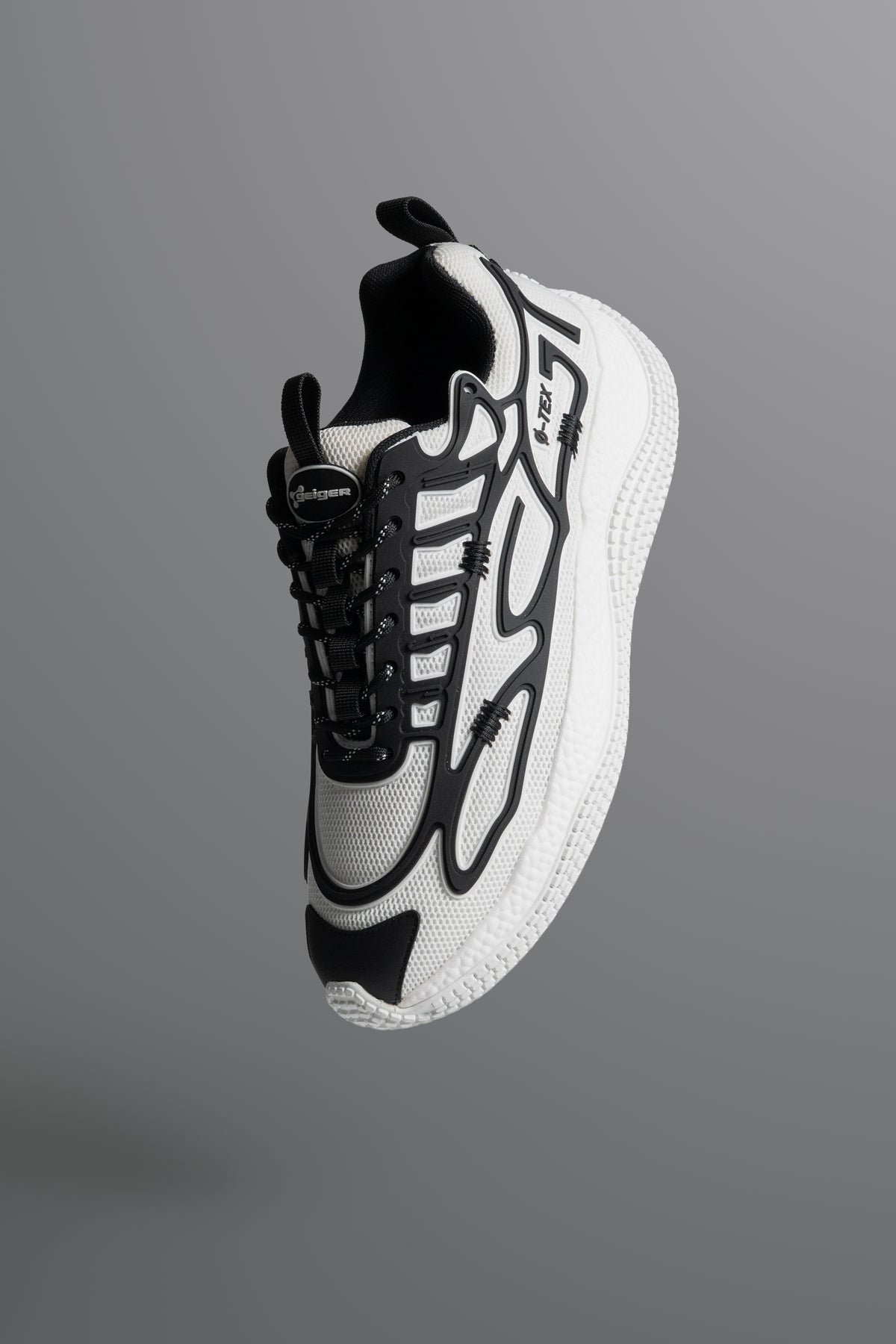 "Layered Contrast" 004 Black Toe