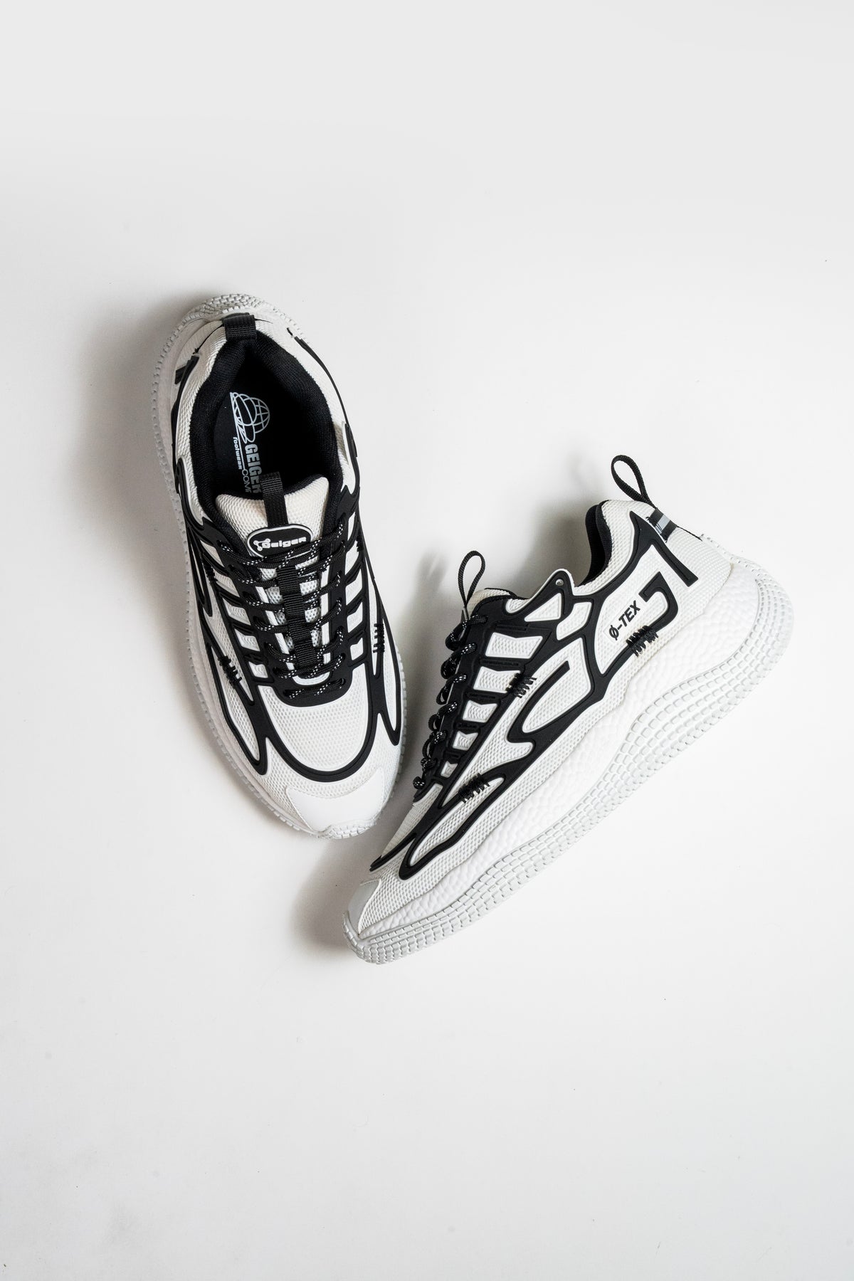 "Layered Contrast" 004 White Toe