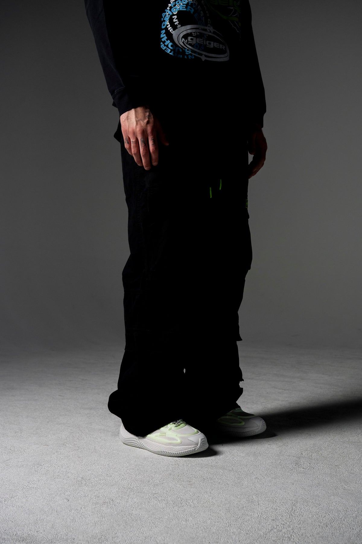 SZN 6 Stacked Cargo Pants 'Black'