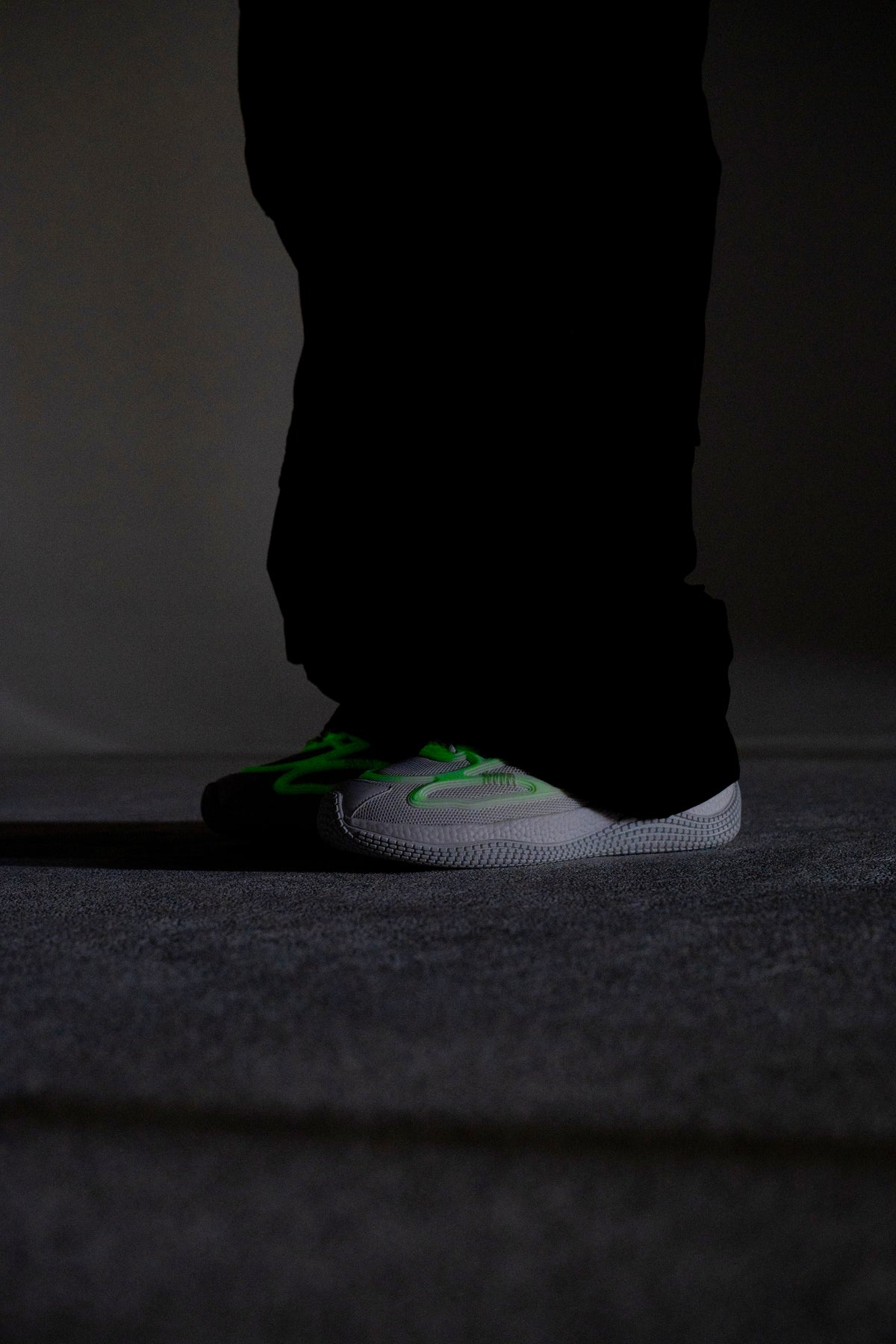 004 GLOW 